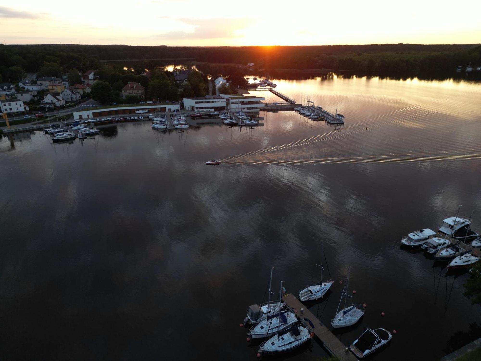 Apartment Marina Ilavia - Przy Jeziorze, Ogrodek, Garaz Podziemny, Klimatyzacja, 2xtv Z Netflix Ilawa