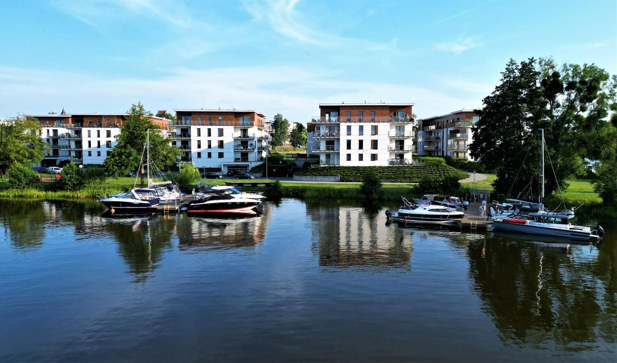 Apartment Marina Ilavia - Przy Jeziorze, Ogrodek, Garaz Podziemny, Klimatyzacja, 2xtv Z Netflix Ilawa